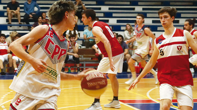 Pelotaris venció a Touring en Primera – Diario El Telégrafo