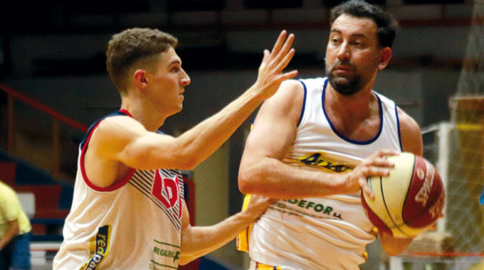Allavena pegó primero en la clásica serie final – Diario El Telégrafo