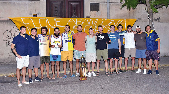 El campeón de Honor tiene su copa Diario El Telégrafo