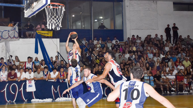 Básquetbol: Pelotaris ganó y quedó a un juego del título – Diario El ...