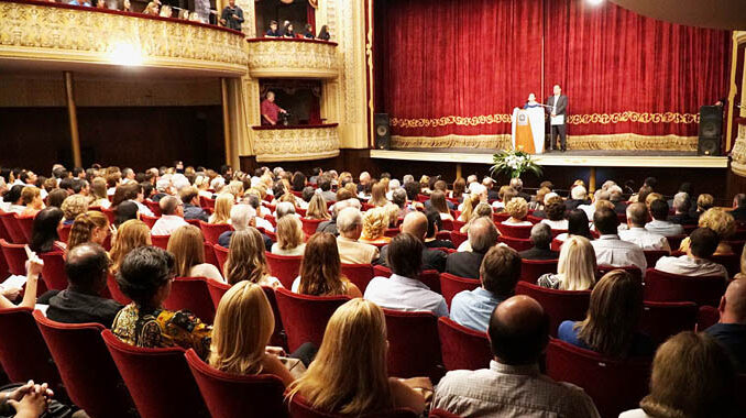 El teatro Florencio Sánchez, uno de los más importantes del país, no fue incluido en el Catálogo de Espacios Culturales públicos del Interior del país. En Paysandú solo se menciona la Casa de Cultura.