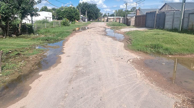 Reclamo por pozos y la acumulación de agua – Diario El Telégrafo