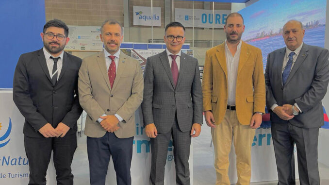 Martín Lameiro, funcionario del Ministerio de Turismo, cónsul uruguayo en Galicia, Ramiro Rodríguez, José González, Consejero de Empleo de Galicia, José Manuel Galván, que encabezó la delegación uruguaya y Rogelio Martínez, director de Termatalia y Expourense.