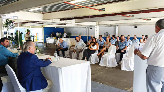 Autoridades que encabezaron el acto de presentación de la ampliación del Paysandú Shopping Terminal.