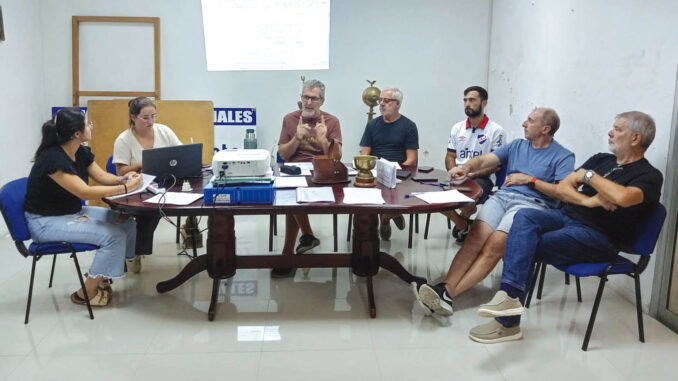 Las autoridades del básquetbol sanducero fueron reelectas por las instituciones presentes y continuarán con su gestión durante las temporadas 2025 y 2026.
