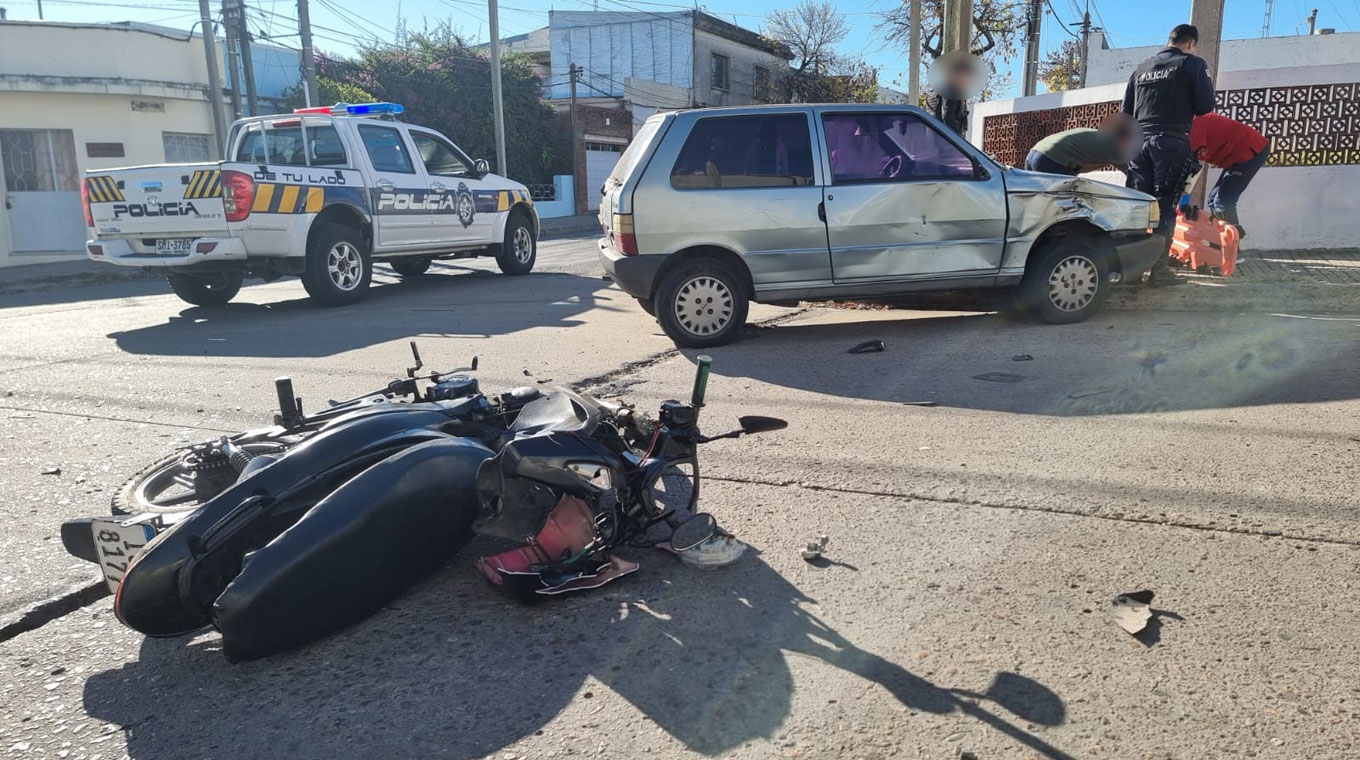 Choque entre auto y moto dejó un herido – Diario El Telégrafo
