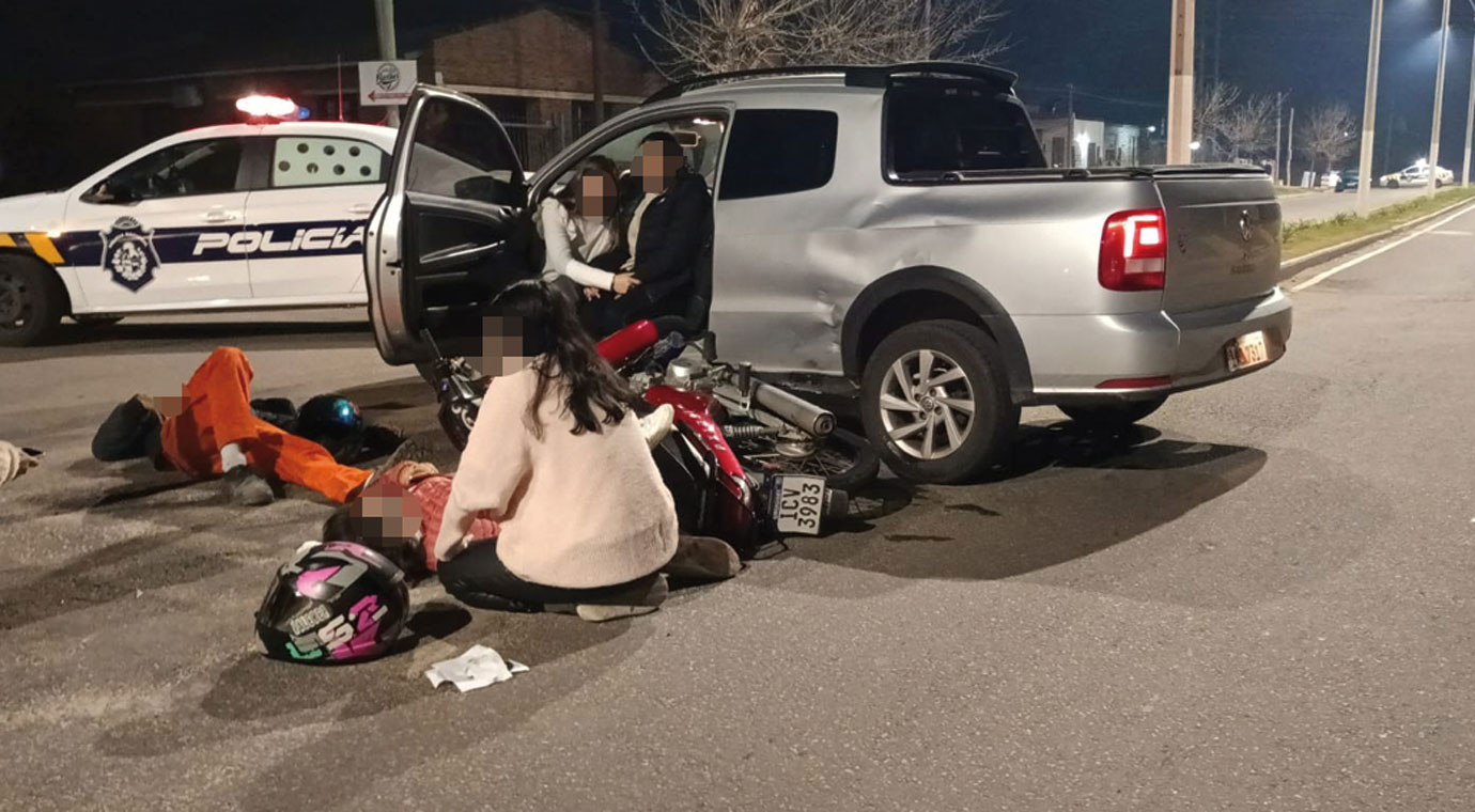 Dos jóvenes lesionados en siniestro de tránsito – Diario El Telégrafo