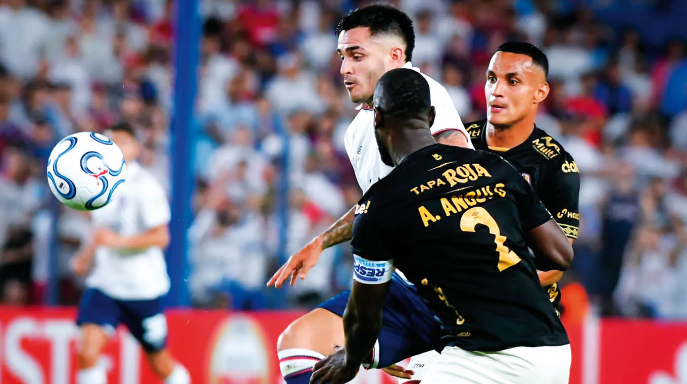 Nacional juega en Colombia con la urgencia de no perder
