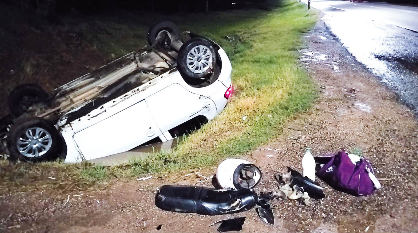 Violento choque y vuelco en ruta 3