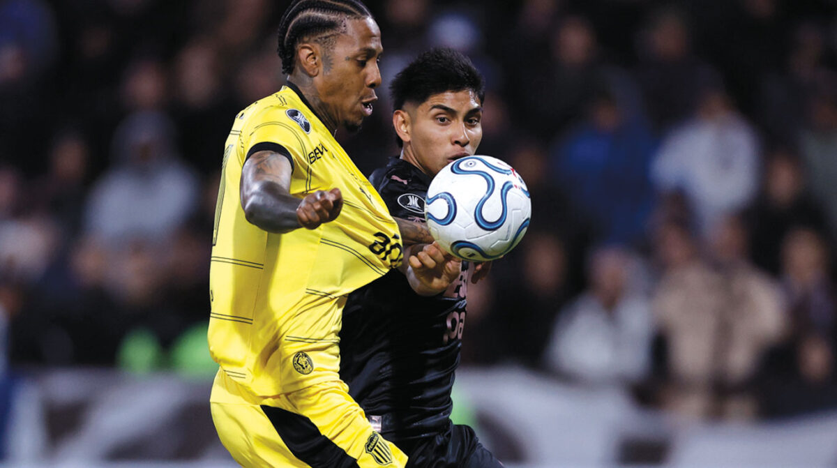 Peñarol igualó con Platense y quedó al borde de la despedida