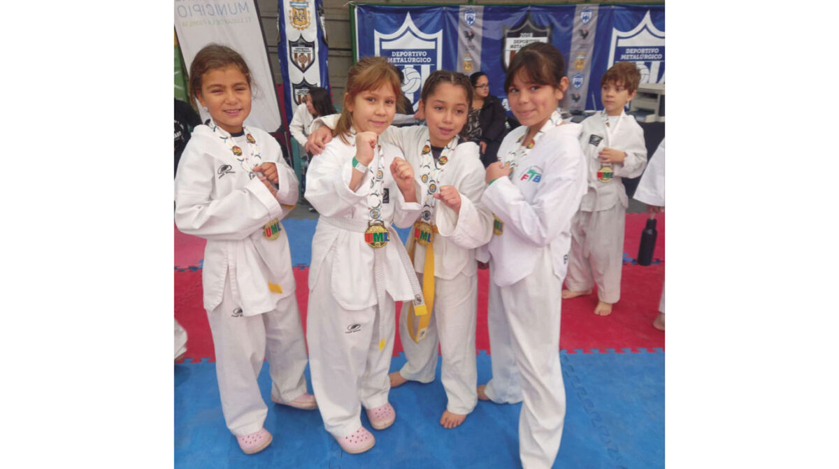 Gran actuación del taekwondo sanducero