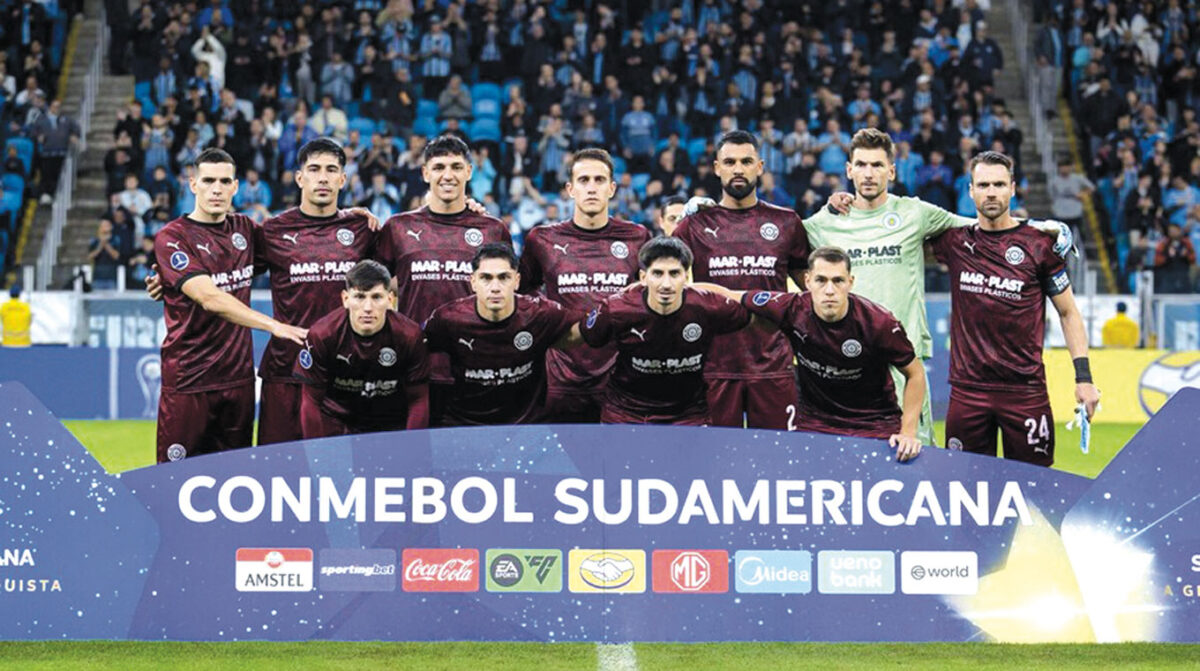 Torque ganó su grupo y clasificó a octavos de final