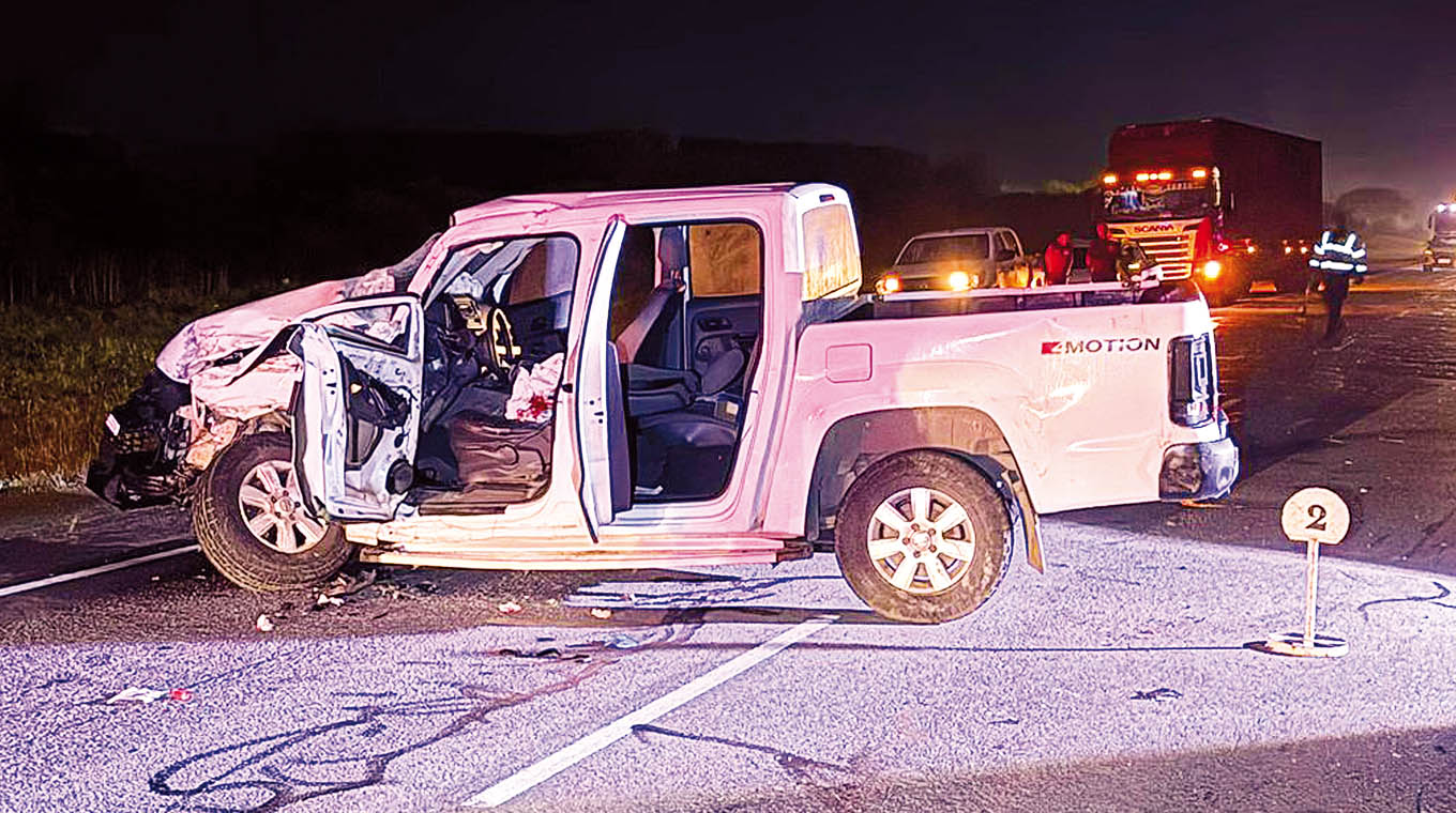 Heridos graves en choque entrecamioneta y camión en ruta 3
