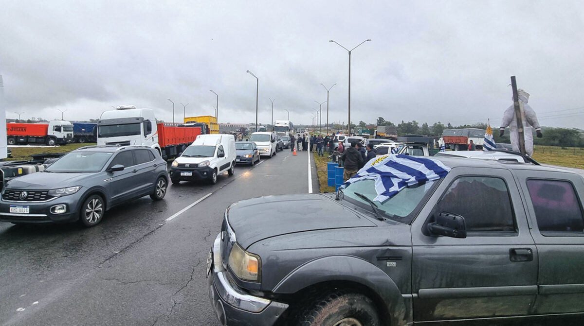 Transportistas se movilizaron contra Guía Electrónica y el aumento de combustibles