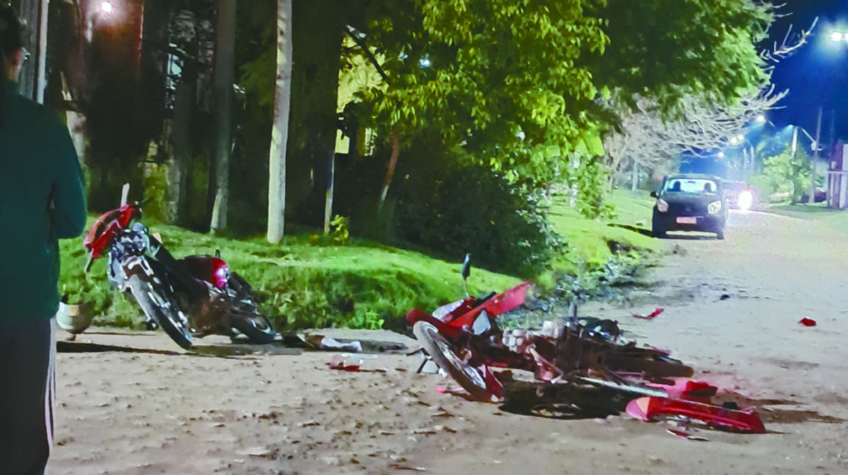 Motociclistas lesionados en fuerte colisión en Guichón