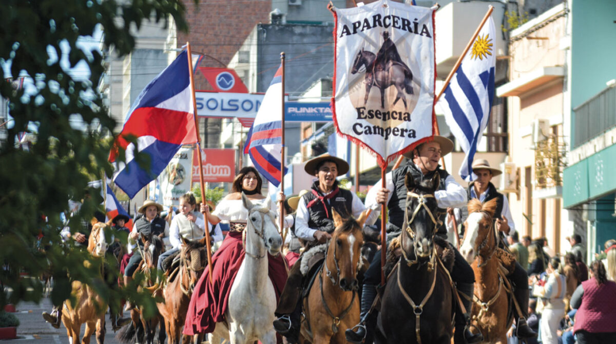Entre el frío y la tradición, Paysandú celebró 163 años con sentimiento de pertenencia y esperanza