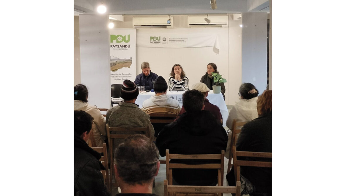 Digegra presentó líneas de trabajo con productores granjeros en Paysandú