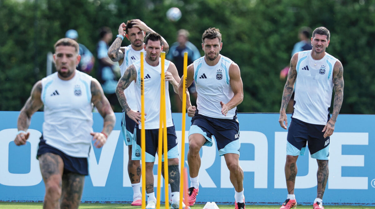 Argentina y Colombia van por su lugar en los octavos de final