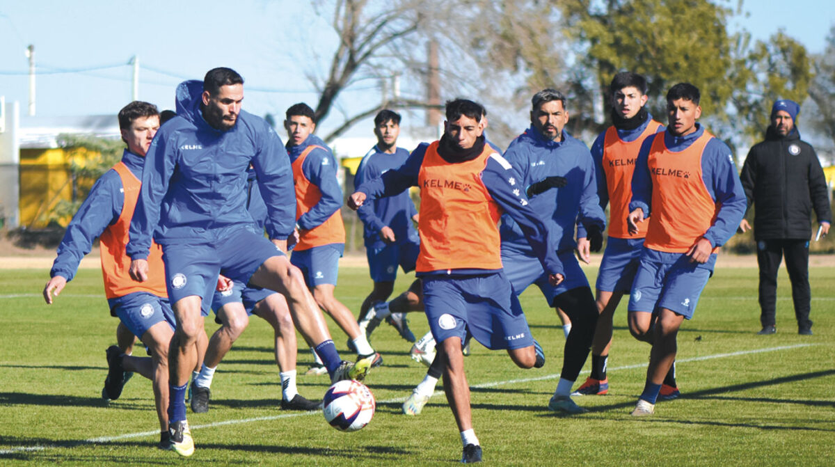 Paysandú Fútbol Club enfrenta a Rentistas en Montevideo