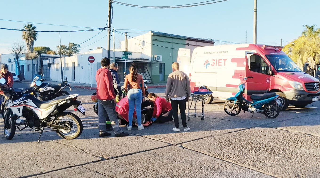 Choque entre motos, con lesionados