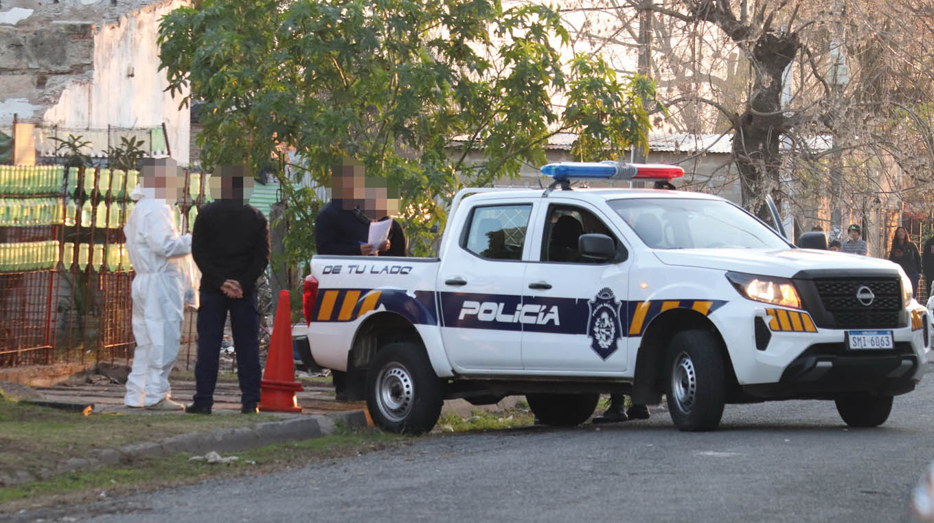 Investigan presunto homicidio tras el hallazgo de un hombre sin vida en una vivienda de la zona suroeste