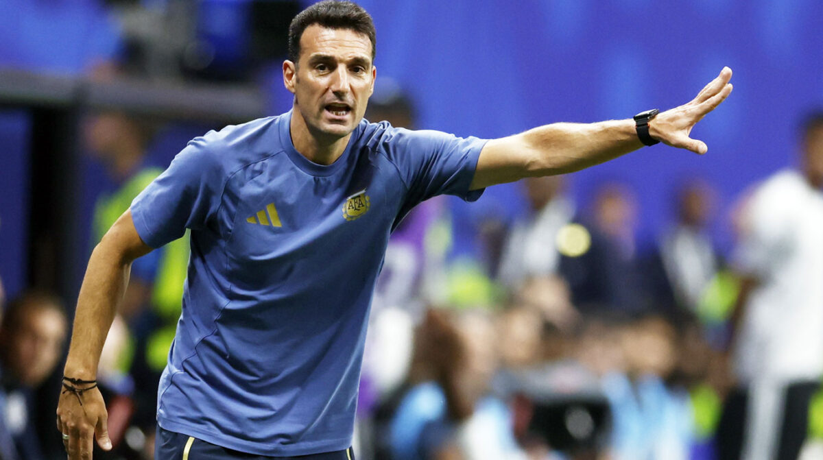 Scaloni: “Cuando estamos en dificultad y el rival duda, vemos sangre y vamos donde sea”