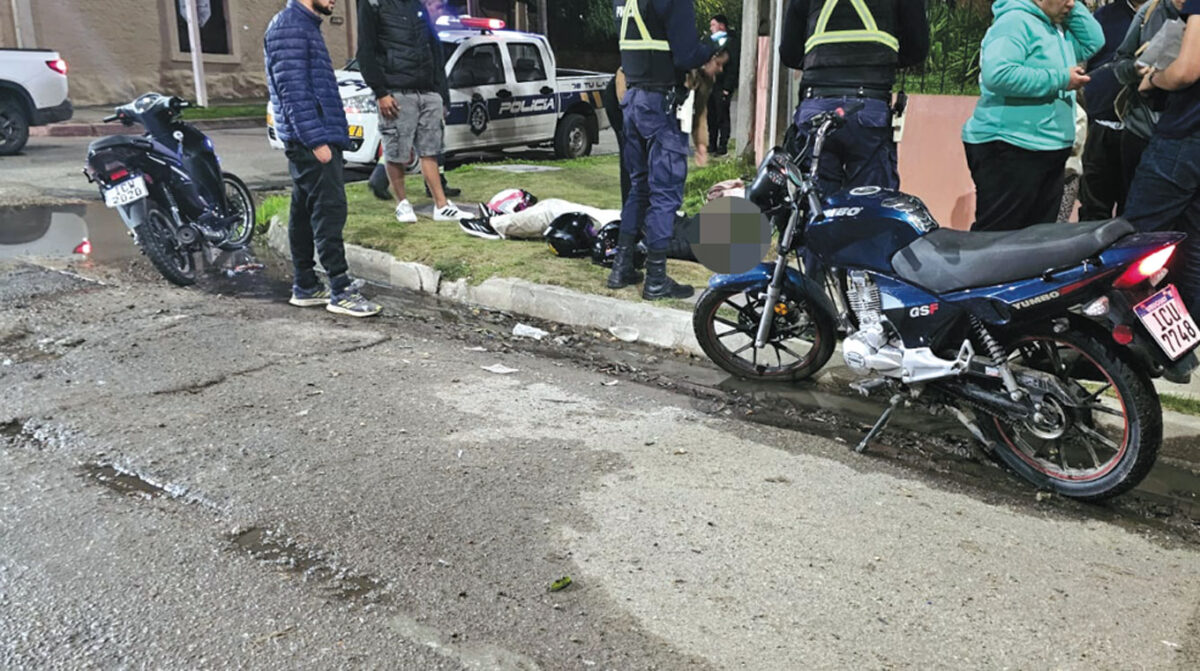 Adolescente lesionada tras colisión entre dos motocicletas
