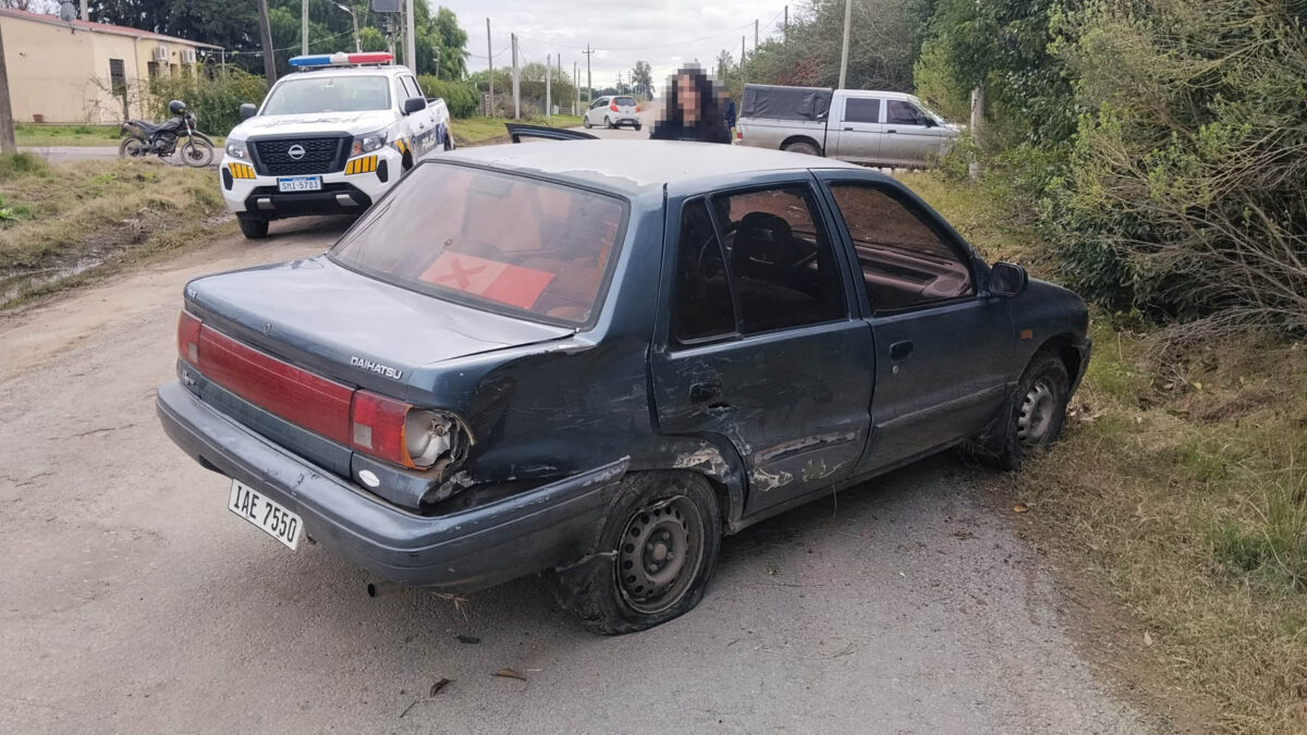 Una joven lesionada en choque entre automóvil y camioneta