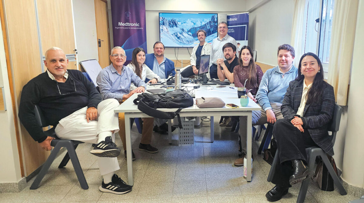 Especialista argentino encabezó jornadas de actualización en cirugía de hernia inguinal