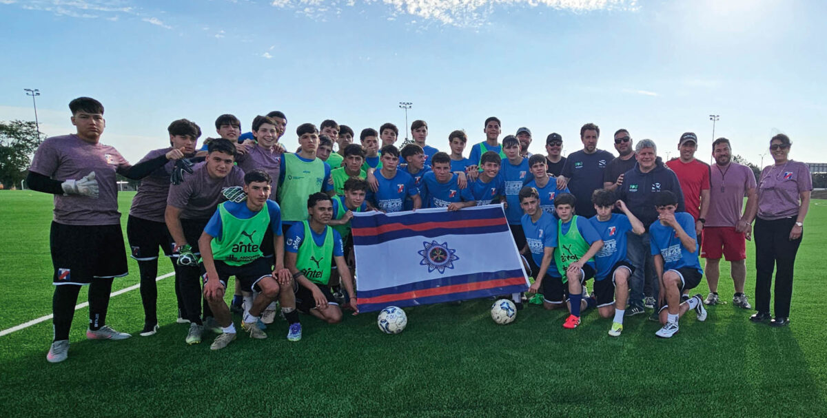 Selecciones juveniles de Paysandú recibieron la bandera departamental