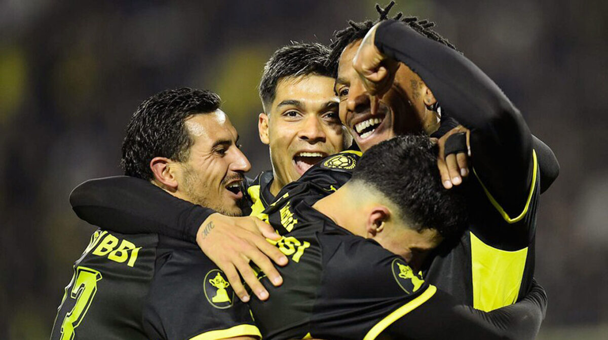 Peñarol ganó y lidera la Anual