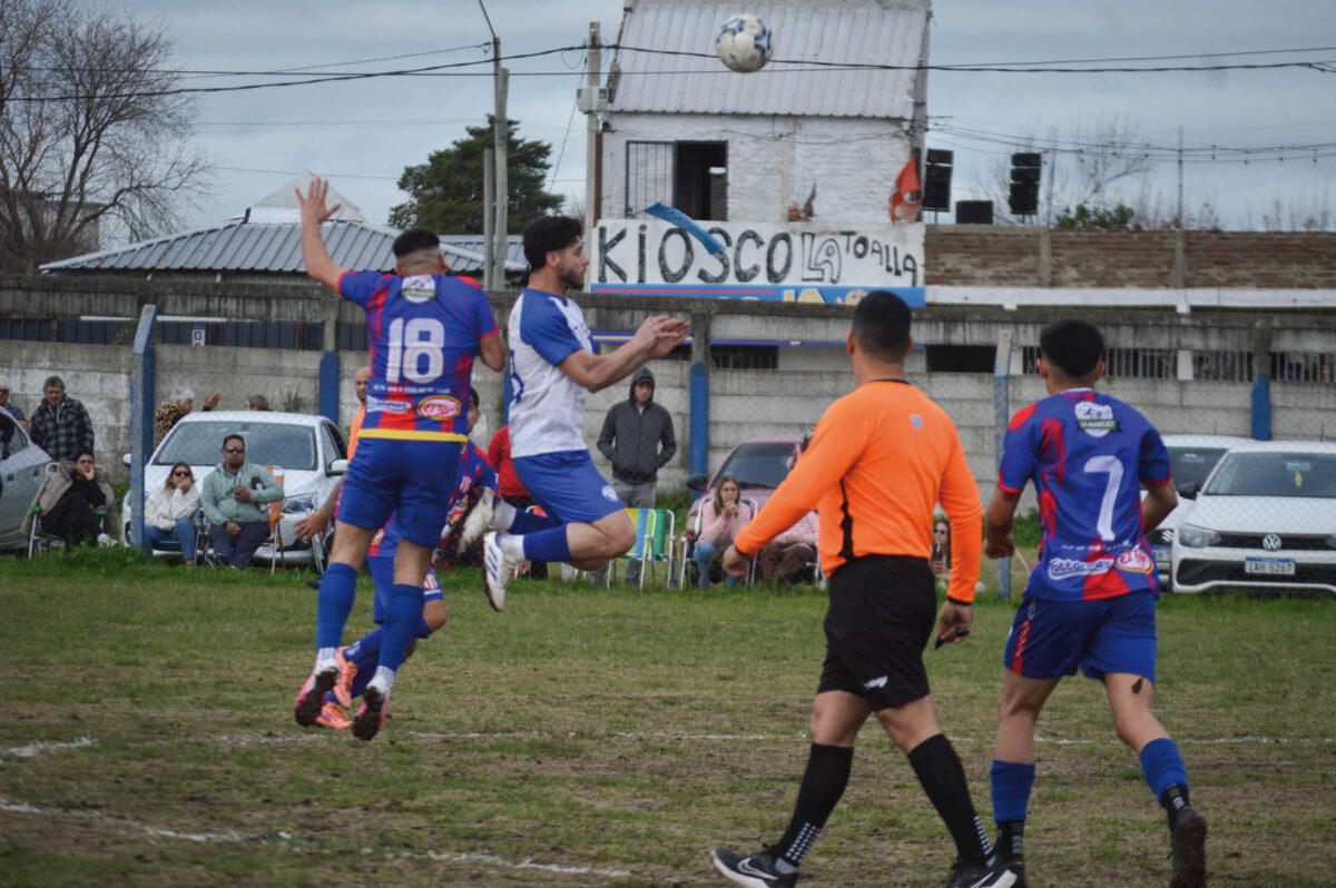 Bohemios goleó a Boston River y sigue liderando en solitario