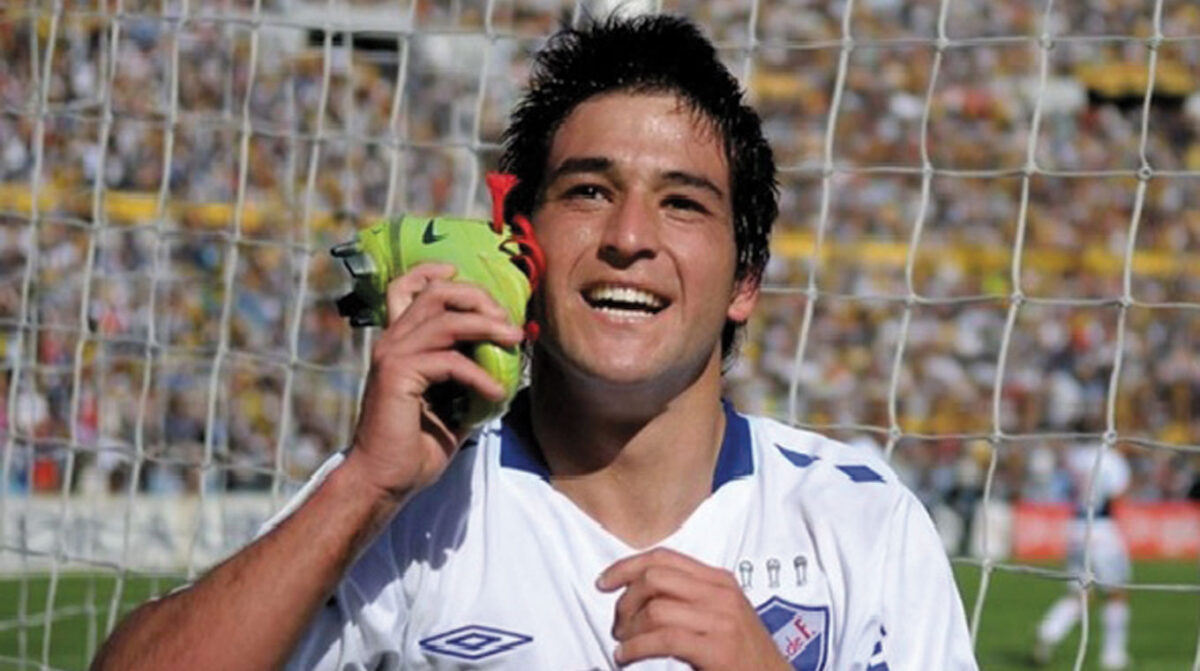 Se retiró del fútbol el sanducero Nicolás Lodeiro