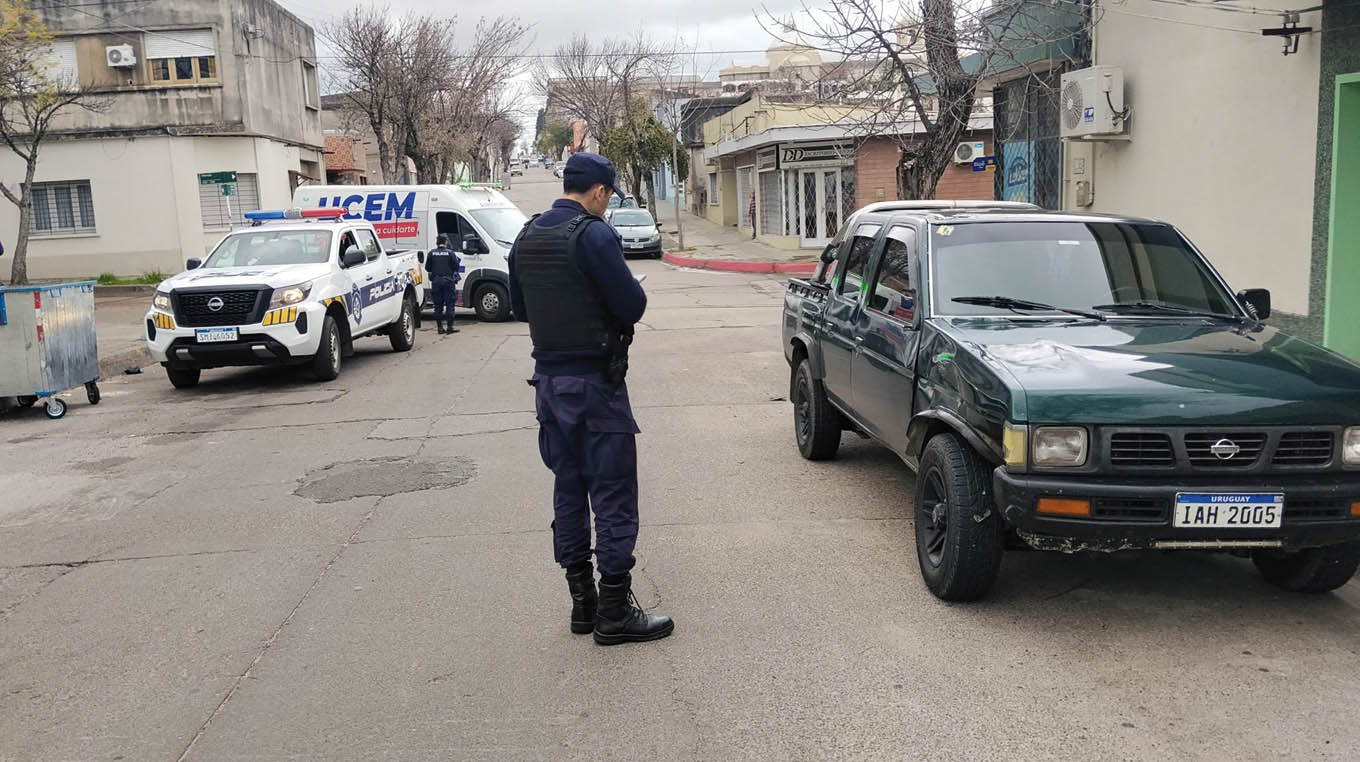 Lesionada leve en colisión con camioneta