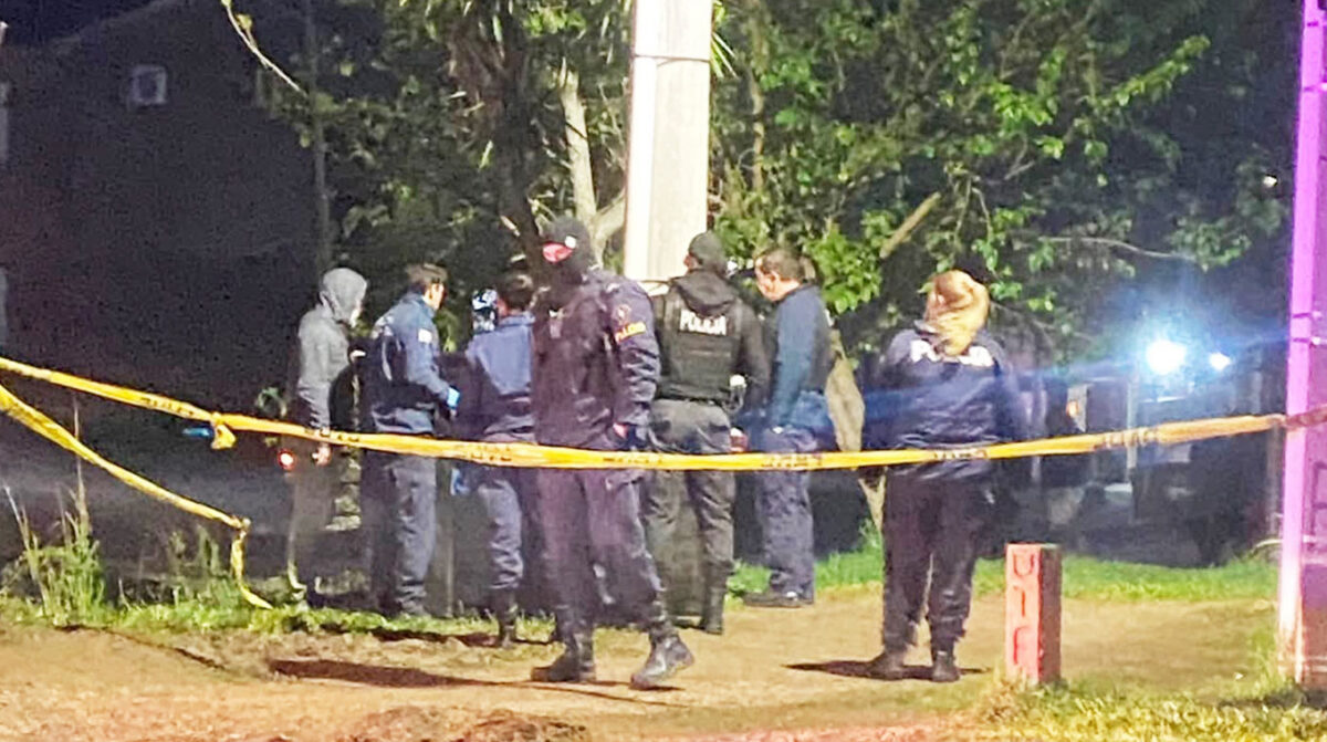 Investigan la muerte de adolescente de 17 años tras caer desde una columna en Salto