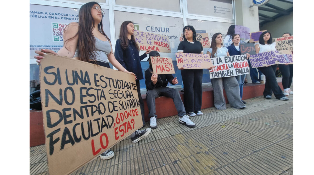 Jóvenes se manifestaron por agresión a estudiante de Medicina en Montevideo
