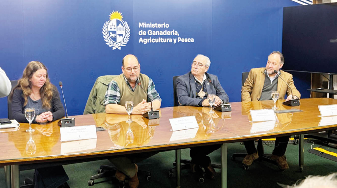 Presentaron requisitos para distribución de hemovacunas sin costo a productores
