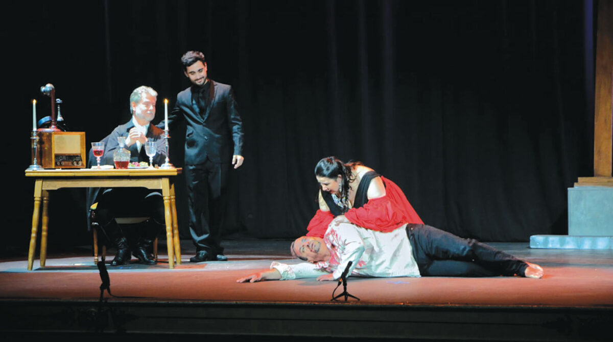 Ópera Tosca colmó el Florencio y fue ovacionada