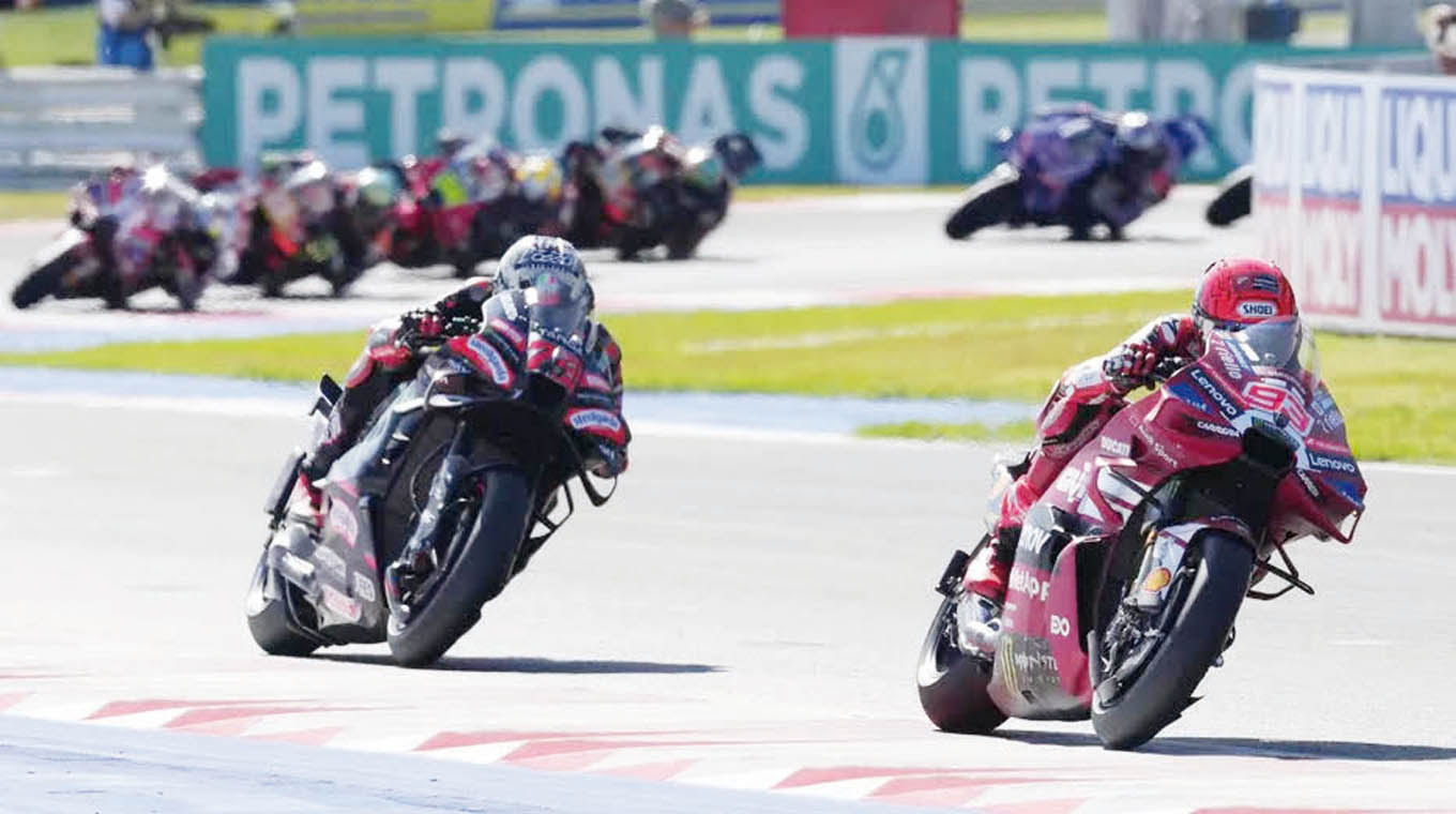 Marc Márquez ganó la sprint y Bezzecchi largará primero