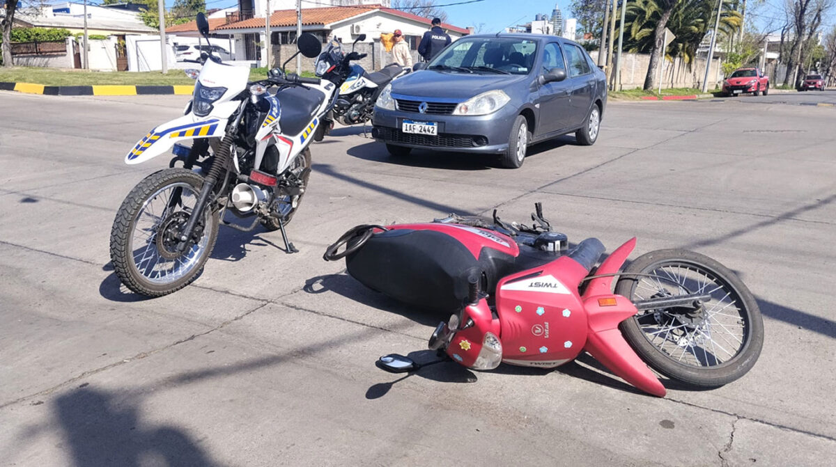 Motociclista lesionada en colisión