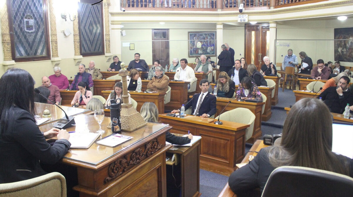 Eventual Zona Azul en área del Hospital y Comepa dio lugar a debate en la Junta