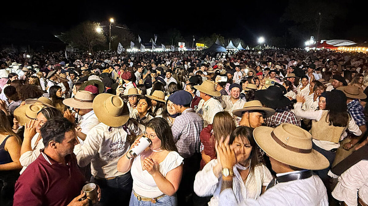 Entre fogones, tradición y el típico clima primaveral, la marcha hacia la Meseta vivió su tercera jornada