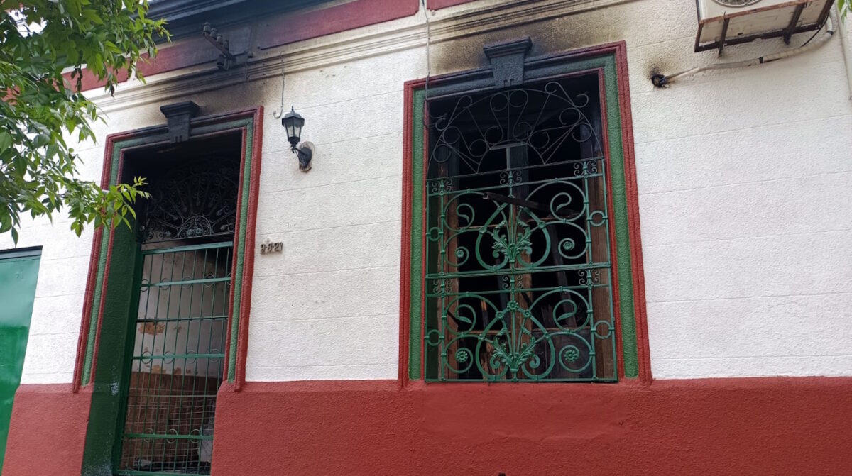 Investigan fallecimiento de una persona en incendio de vivienda