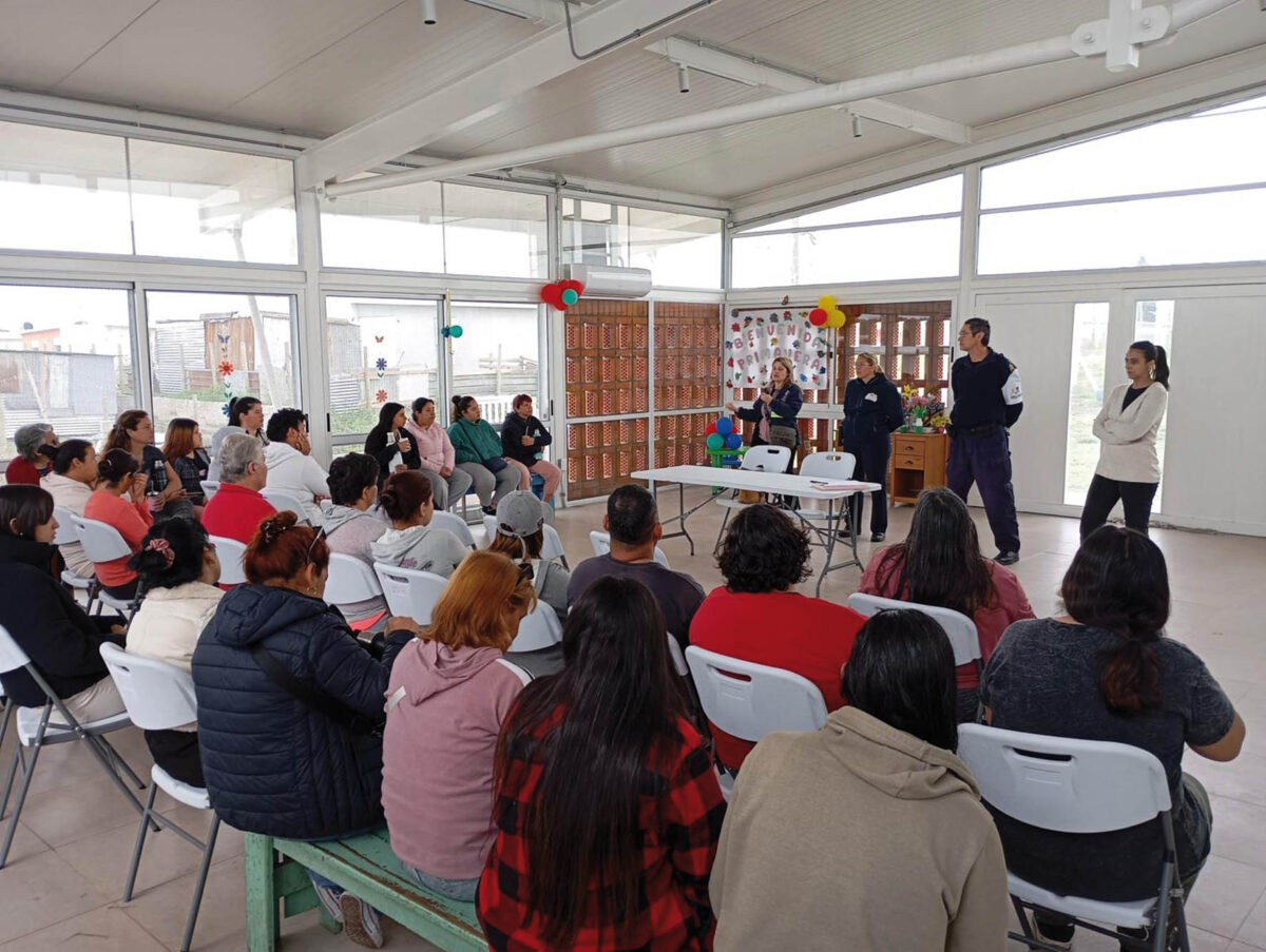 PCOP realizó taller sobre convivencia y ciudadanía en realojo de Park Way III