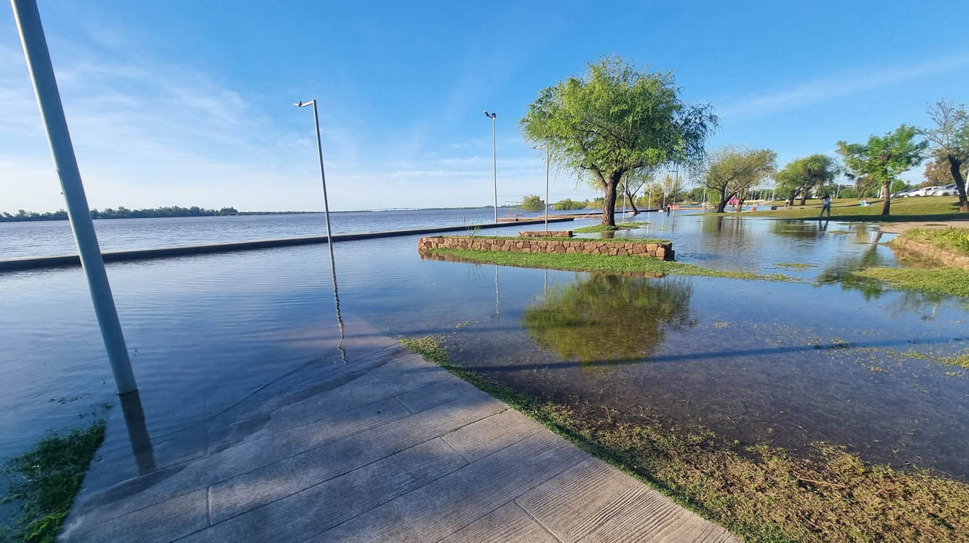 Tormentas severas llegan con el río Uruguay en plena crecida